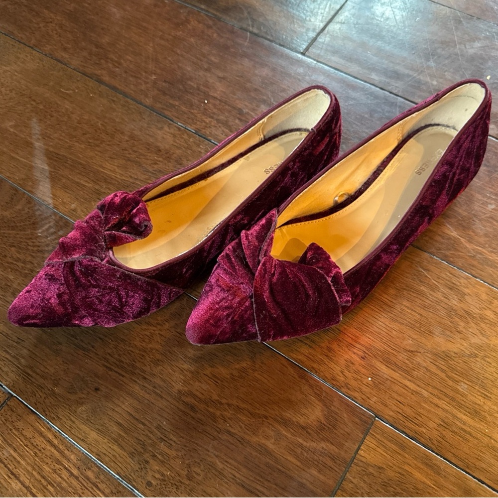 Burgundy Velvet Flats by Express 9 Holiday Festive Comfy Christmas Pointy Toe